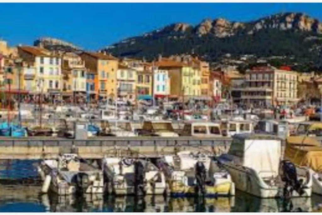 Studio Renove Avec Vue Magique Cassis France