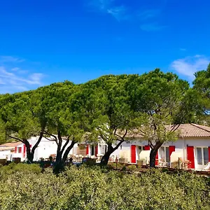 2* Hotel Les Volets Rouges -